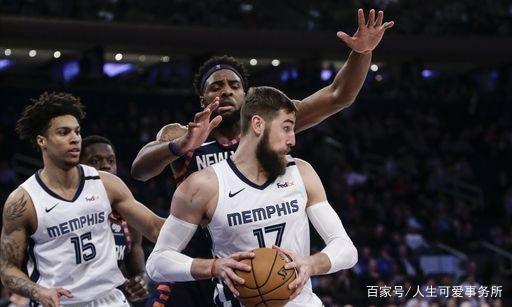 国际比赛日体能课后；孟菲斯灰熊战术微调备战社区盾；赛场秩序良好；年轻球员得到机会的简单介绍