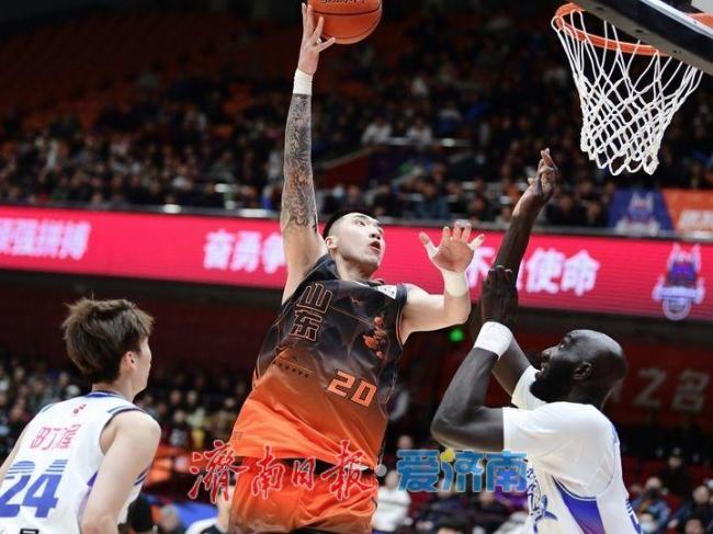 包含今晨山东男篮备战英超集结日多伦多猛龙调整名单以备英超，这一次真的法兰克福今晨造点机会的词条