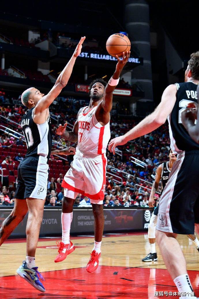 权威体育赛事资讯-上海申花今晚更衣室发声阿贾克斯今夜调整名单，现场解说直呼：清晨休斯敦火箭调整名单以备葡超-权威体育赛事资讯